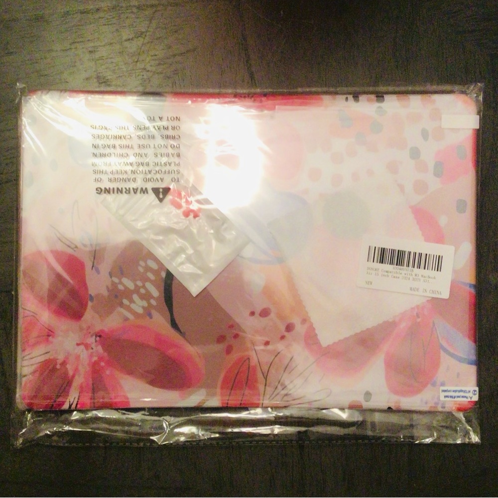MacBook Air 15 Shell with Screen & Keyboard Protector - Picture 5 of 9